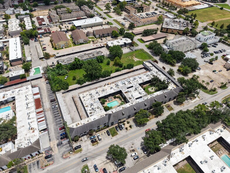 3015 Greenridge Dr, Houston, TX à vendre - Photo du bâtiment - Image 3 de 29