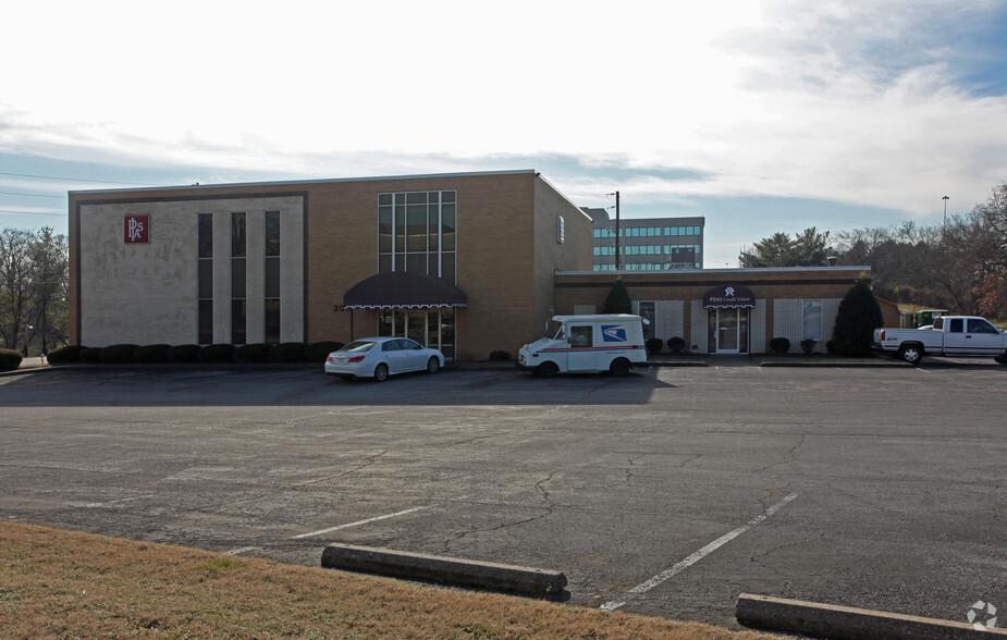 305 Plus Park Blvd, Nashville, TN for lease - Building Photo - Image 2 of 8