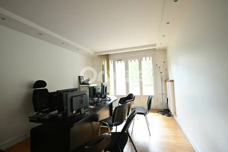Bureau dans Vénissieux à louer - Photo intérieure - Image 3 de 4