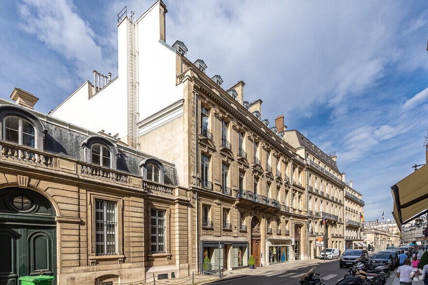 43 Rue Du Faubourg Saint-Honoré, Paris à louer - Photo du bâtiment - Image 3 de 7