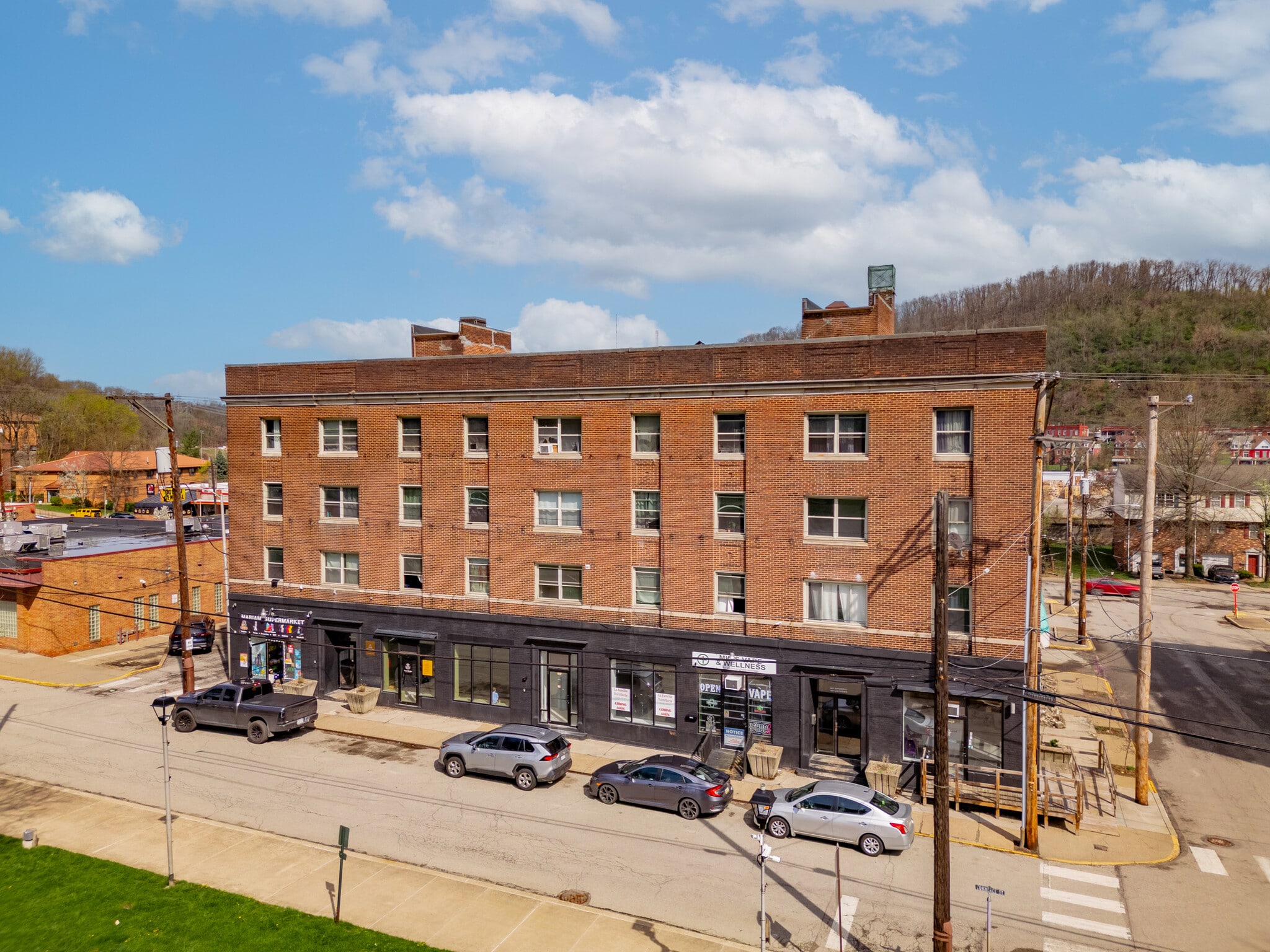 106 Herman Ave, Wilmerding, PA à louer Photo du bâtiment- Image 1 de 32