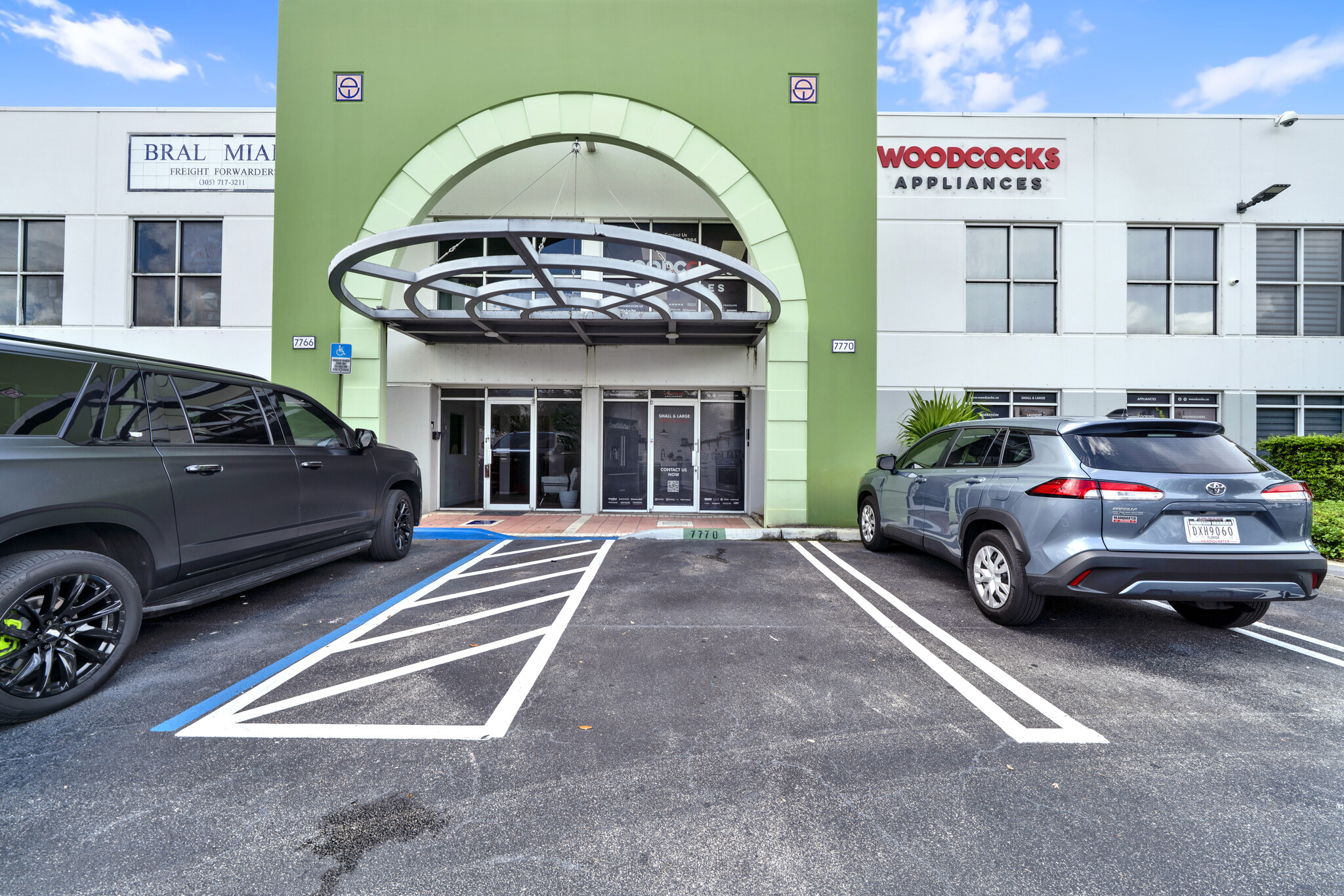 7770 NW 46th St, Doral, FL for lease Primary Photo- Image 1 of 34