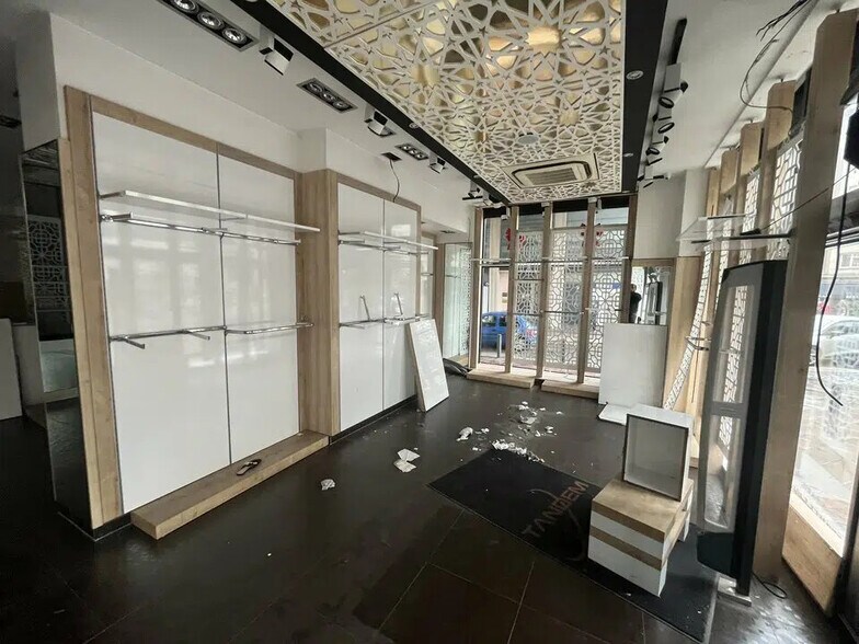 Commerce de détail dans Strasbourg à louer - Photo du bâtiment - Image 3 de 21