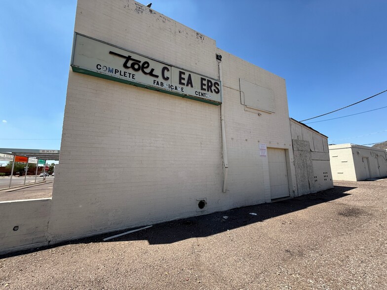 9103 N Central Ave, Phoenix, AZ à vendre - Photo du bâtiment - Image 3 de 17