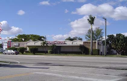Plus de détails pour 9360 NW 27th Ave, Miami, FL - Commerce de détail à louer