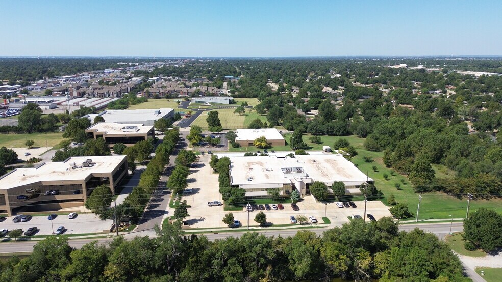 4101 Perimeter Center Dr, Oklahoma City, OK for sale - Building Photo - Image 2 of 4