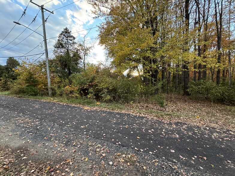 1660 Big Oak road, Langhorne, PA for lease - Building Photo - Image 3 of 13