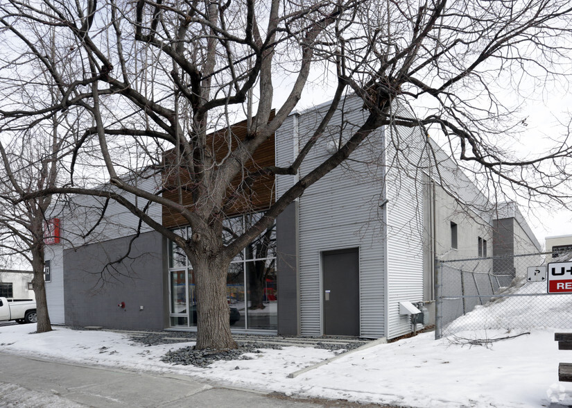 73 Breezehill Ave, Ottawa, ON for lease - Building Photo - Image 3 of 13