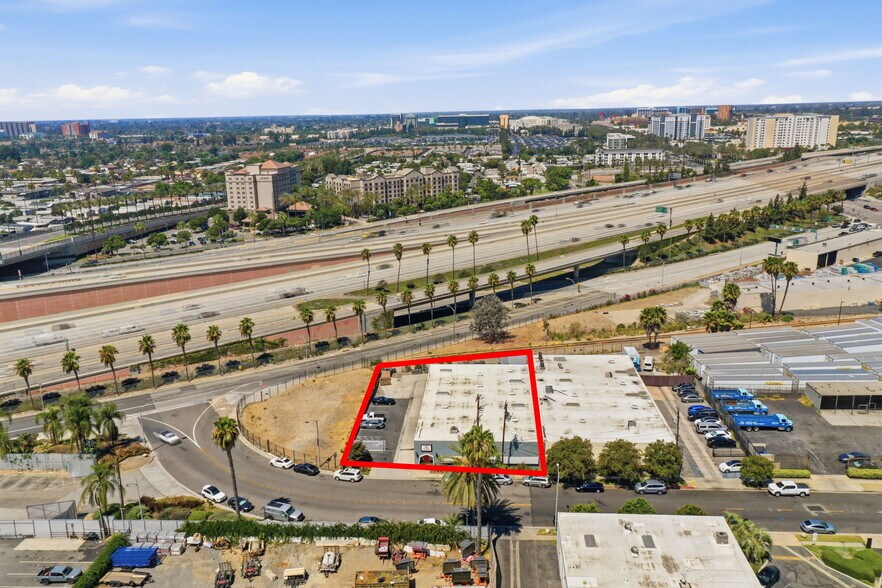 1845 S Lewis St, Anaheim, CA à vendre - Photo du bâtiment - Image 1 de 24