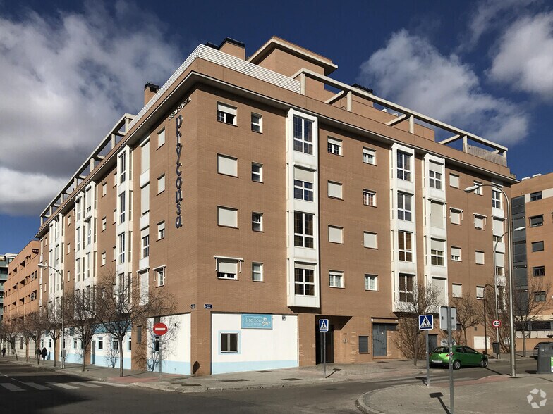 Calle Sodio, 3 A, Madrid, Madrid à louer - Photo du bâtiment - Image 3 de 3