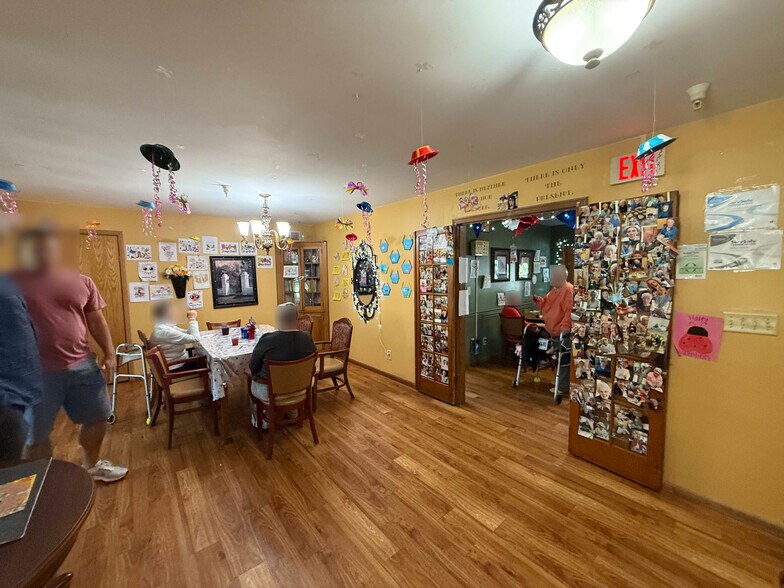 13+/-Beds Established Memory Care Northern IL, Princeton, IL à vendre - Photo du bâtiment - Image 2 de 19