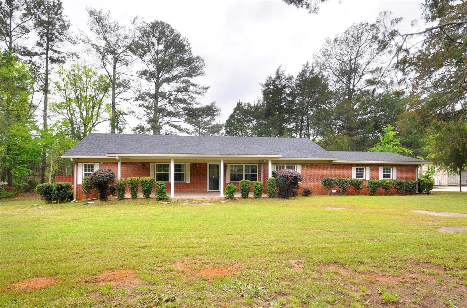 2309 W Hightower Trl, Conyers, GA for sale Primary Photo- Image 1 of 1