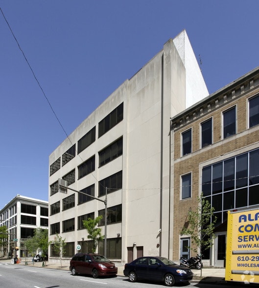 2213-2221 Chestnut St, Philadelphia, PA for lease - Building Photo - Image 2 of 3