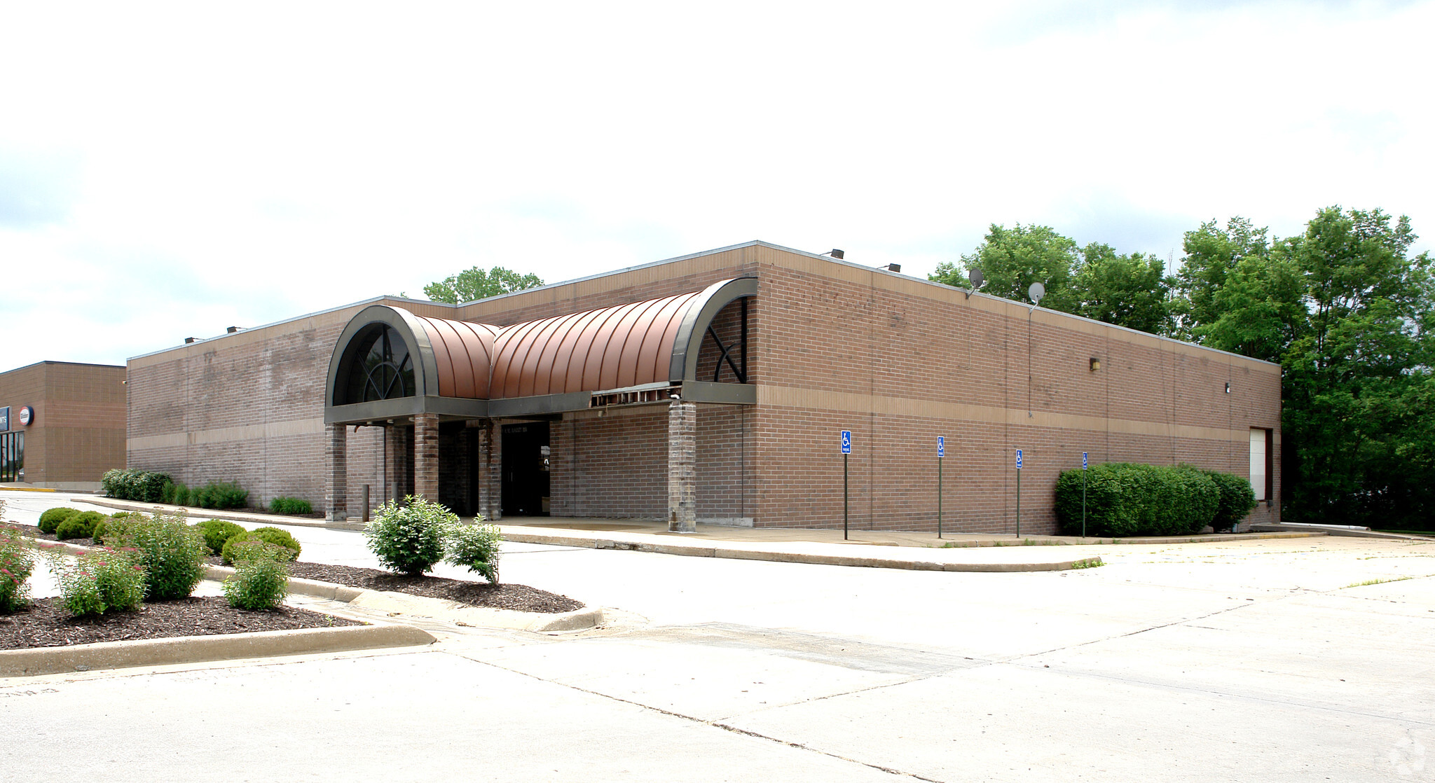 395 NW Barry Rd, Kansas City, MO à vendre Photo principale- Image 1 de 1