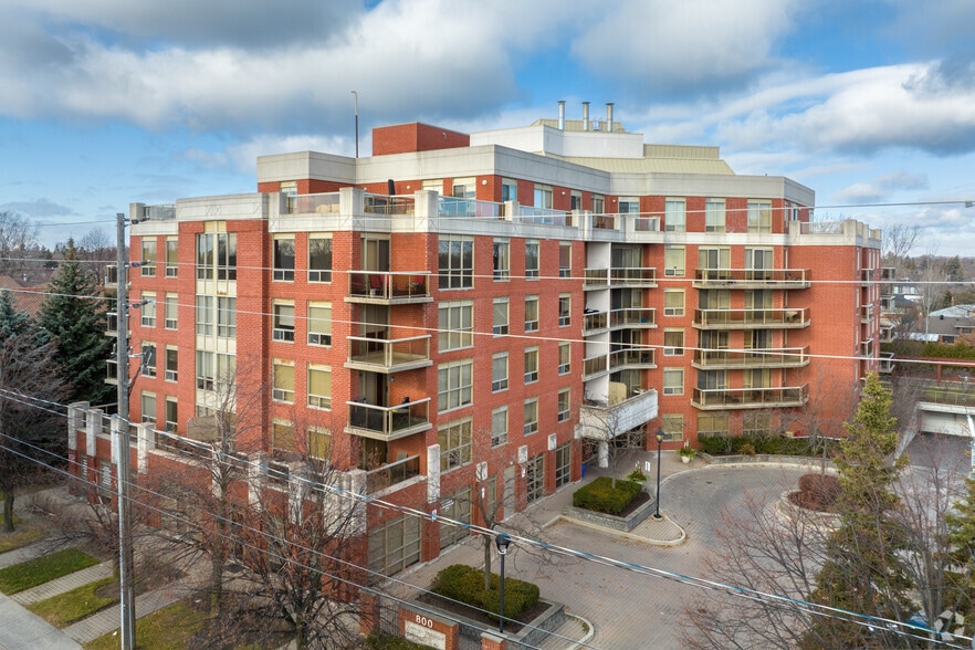 800 Sheppard Ave W, Toronto, ON for sale - Primary Photo - Image 1 of 29
