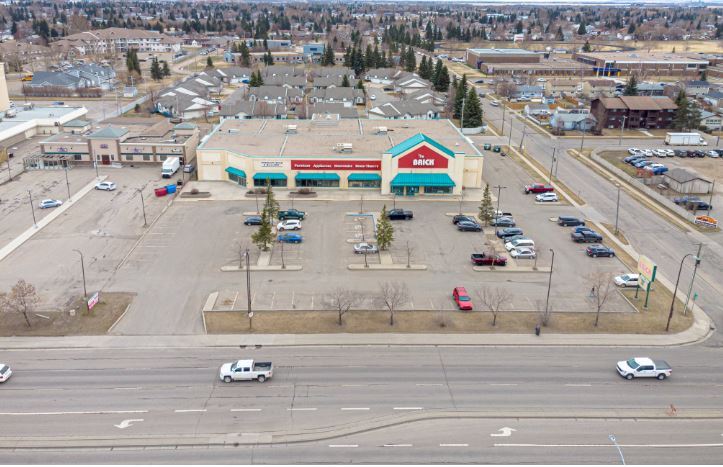 5509 44 St, Lloydminster, AB à vendre - Photo principale - Image 1 de 1