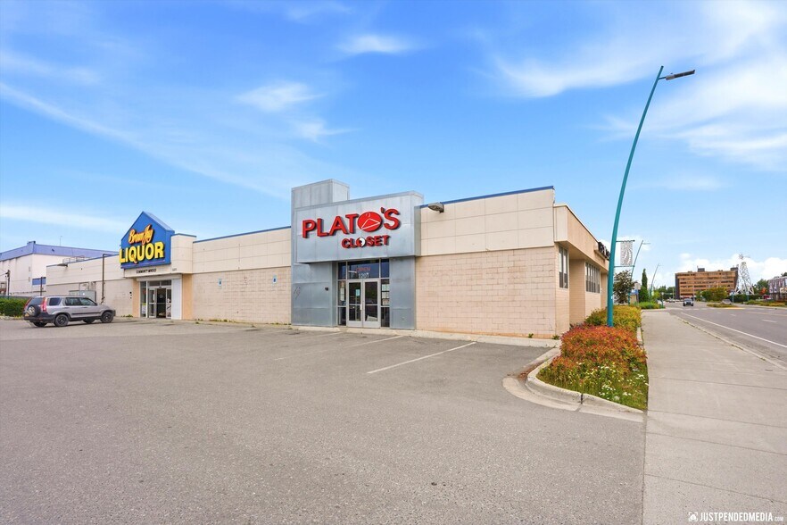 1201 W Northern Lights Blvd, Anchorage, AK à louer - Photo du bâtiment - Image 3 de 24