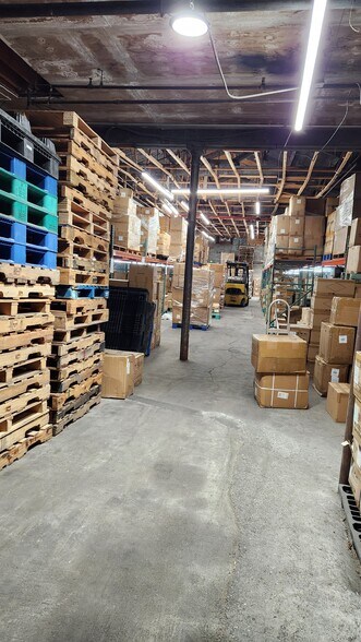 2230 119th St, College Point, NY à louer - Photo du bâtiment - Image 3 de 3