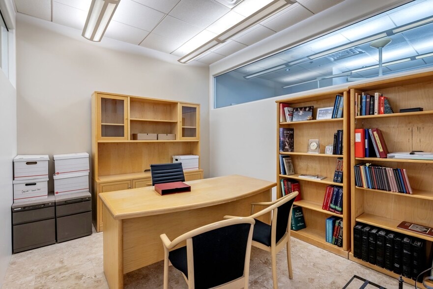 10930 N Tatum Blvd, Phoenix, AZ for sale - Building Photo - Image 3 of 10