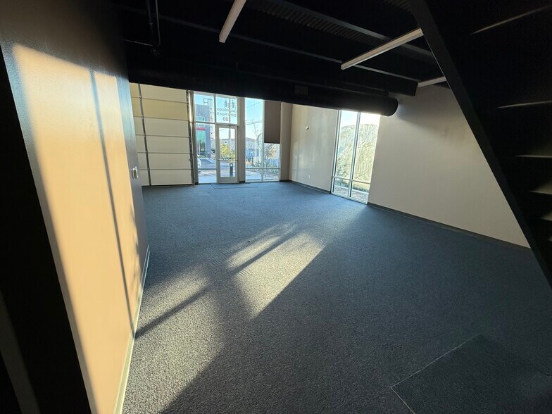 2512 W Pecan St, Pflugerville, TX à vendre - Photo du bâtiment - Image 2 de 11