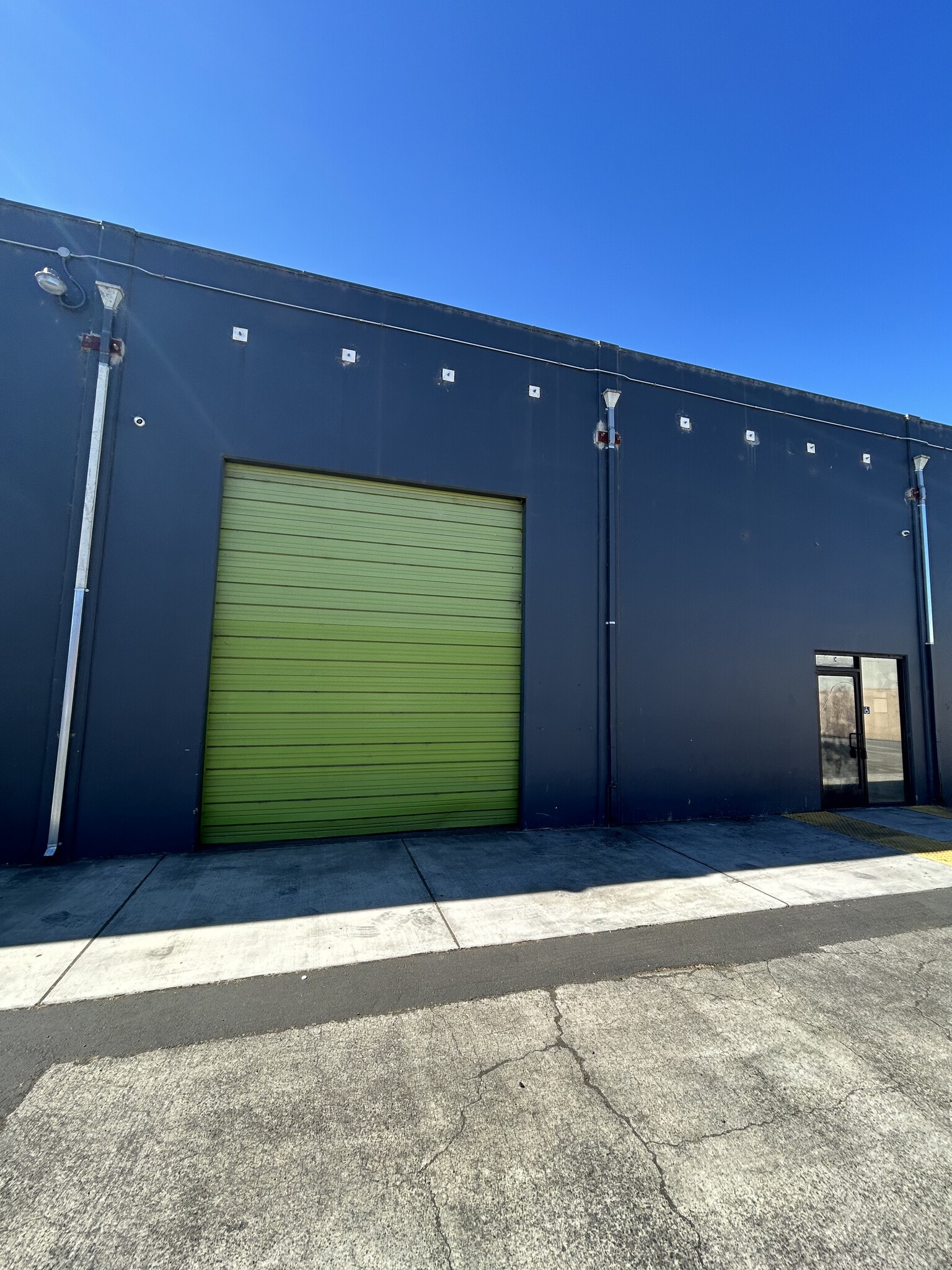 386-394 Yolanda Ave, Santa Rosa, CA for lease Primary Photo- Image 1 of 4