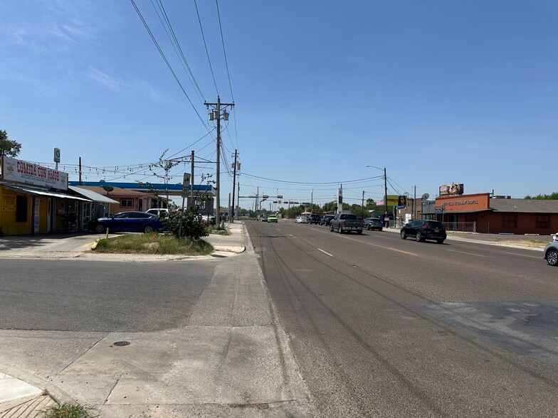 3901 McPherson Ave, Laredo, TX for sale - Building Photo - Image 3 of 39