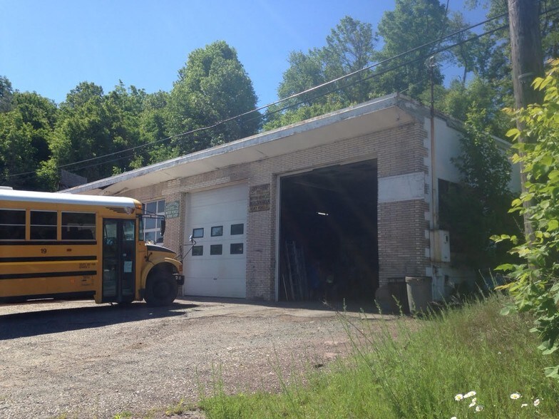 79 State Route 17B, Monticello, NY à vendre - Photo du bâtiment - Image 3 de 9