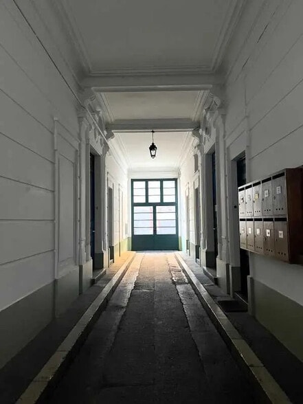 32 Rue Senac De Meilhan, Marseille à louer - Hall d’entrée - Image 2 de 9