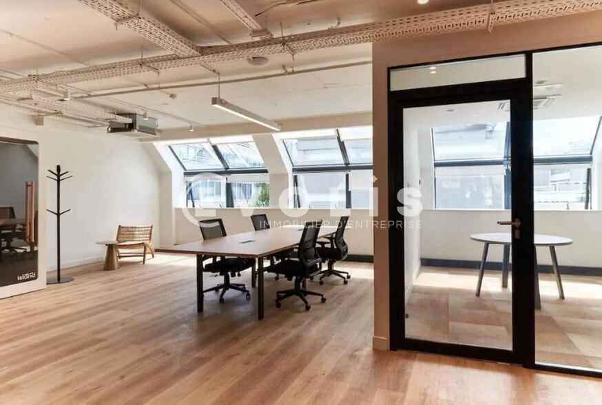 Office in Levallois-Perret for lease - Interior Photo - Image 1 of 5