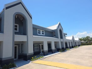 333 17th St, Vero Beach, FL for lease Building Photo- Image 1 of 7