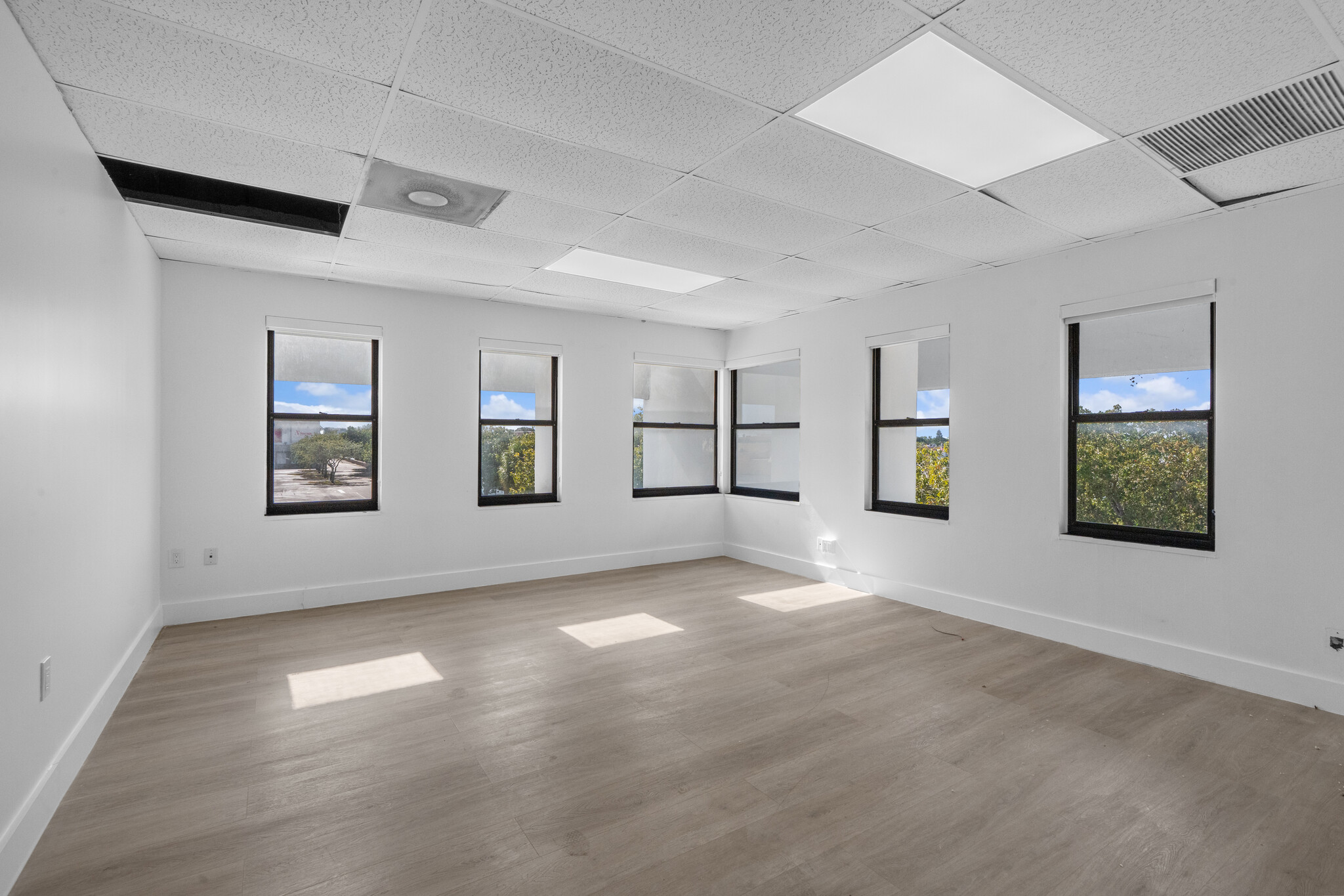 4200 NW 16th St, Lauderhill, FL for lease Interior Photo- Image 1 of 1