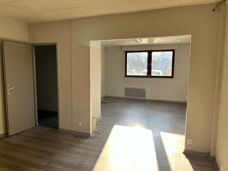 17 Route De Brumath, Vendenheim for lease - Interior Photo - Image 3 of 6
