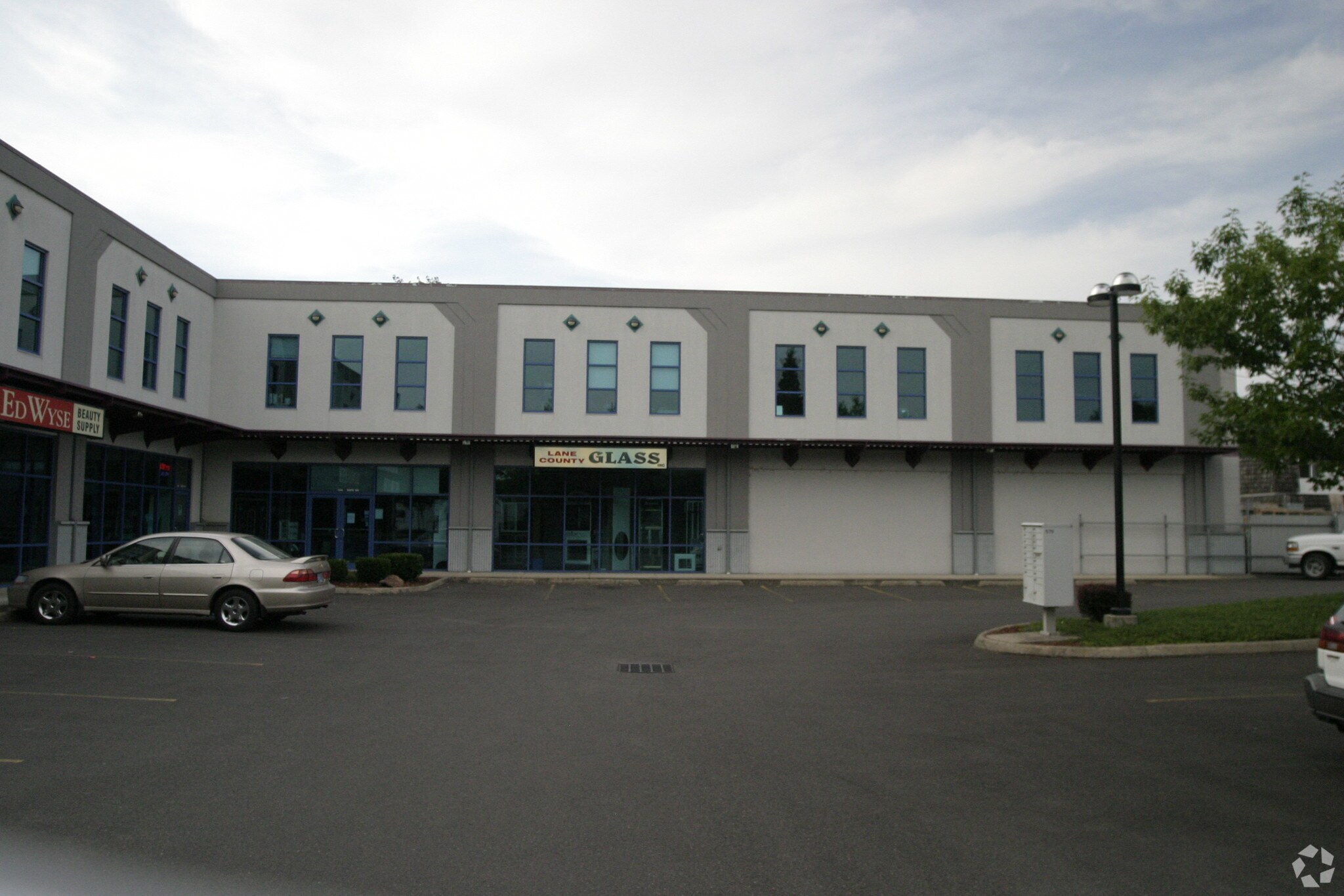 1369 W 6th Ave, Eugene, OR à louer Photo principale- Image 1 de 11