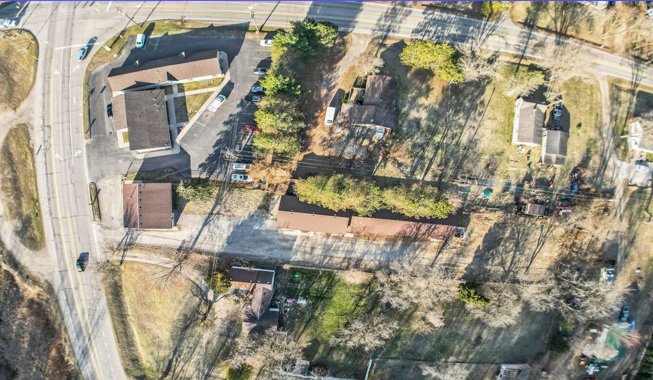 2523-2525 Imlay City Rd Portfolio portefeuille de 2 propriétés à vendre sur LoopNet.ca Photo principale- Image 1 de 3