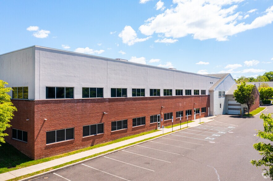 480 School Ln, Harleysville, PA à louer - Photo du bâtiment - Image 3 de 7