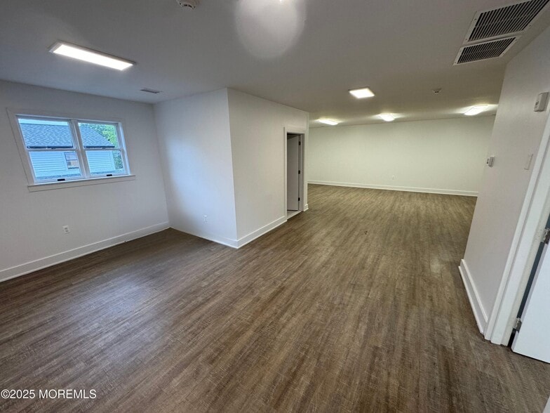38 Church St, Little Silver, NJ for lease - Interior Photo - Image 3 of 7