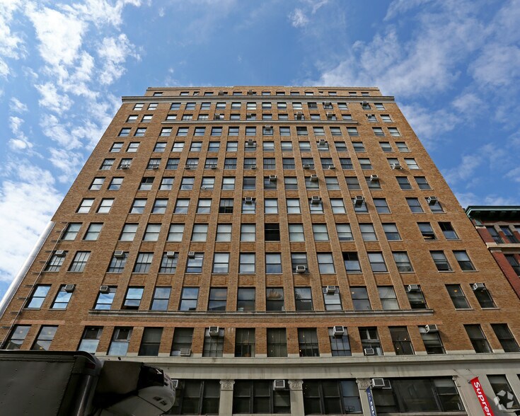 270 Lafayette St, New York, NY à louer - Photo du bâtiment - Image 3 de 12