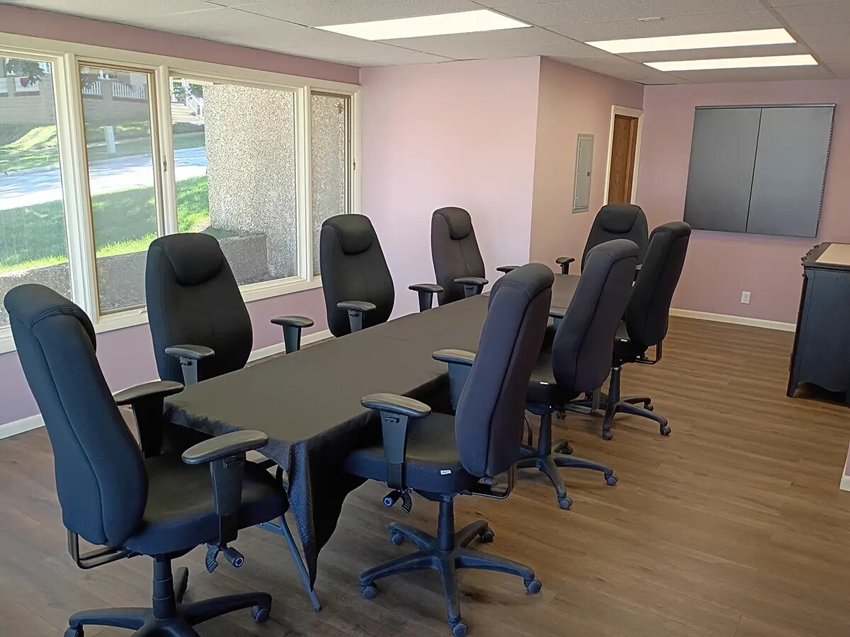 110 S 6th St, Sac City, IA for lease Interior Photo- Image 1 of 7
