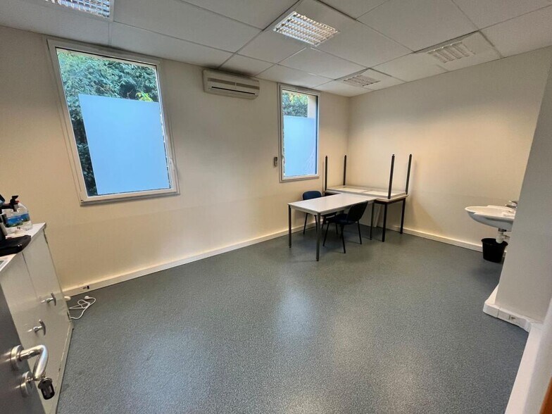 Bureau dans Noyal-sur-Vilaine à louer - Photo intérieure - Image 2 de 5
