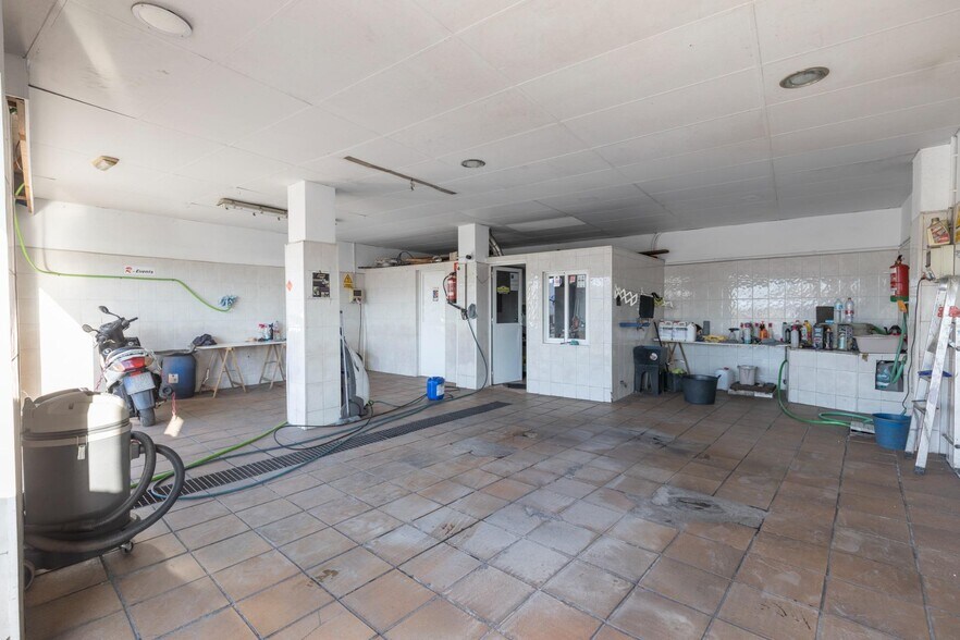 Retail in Maracena, Granada for sale - Interior Photo - Image 2 of 20