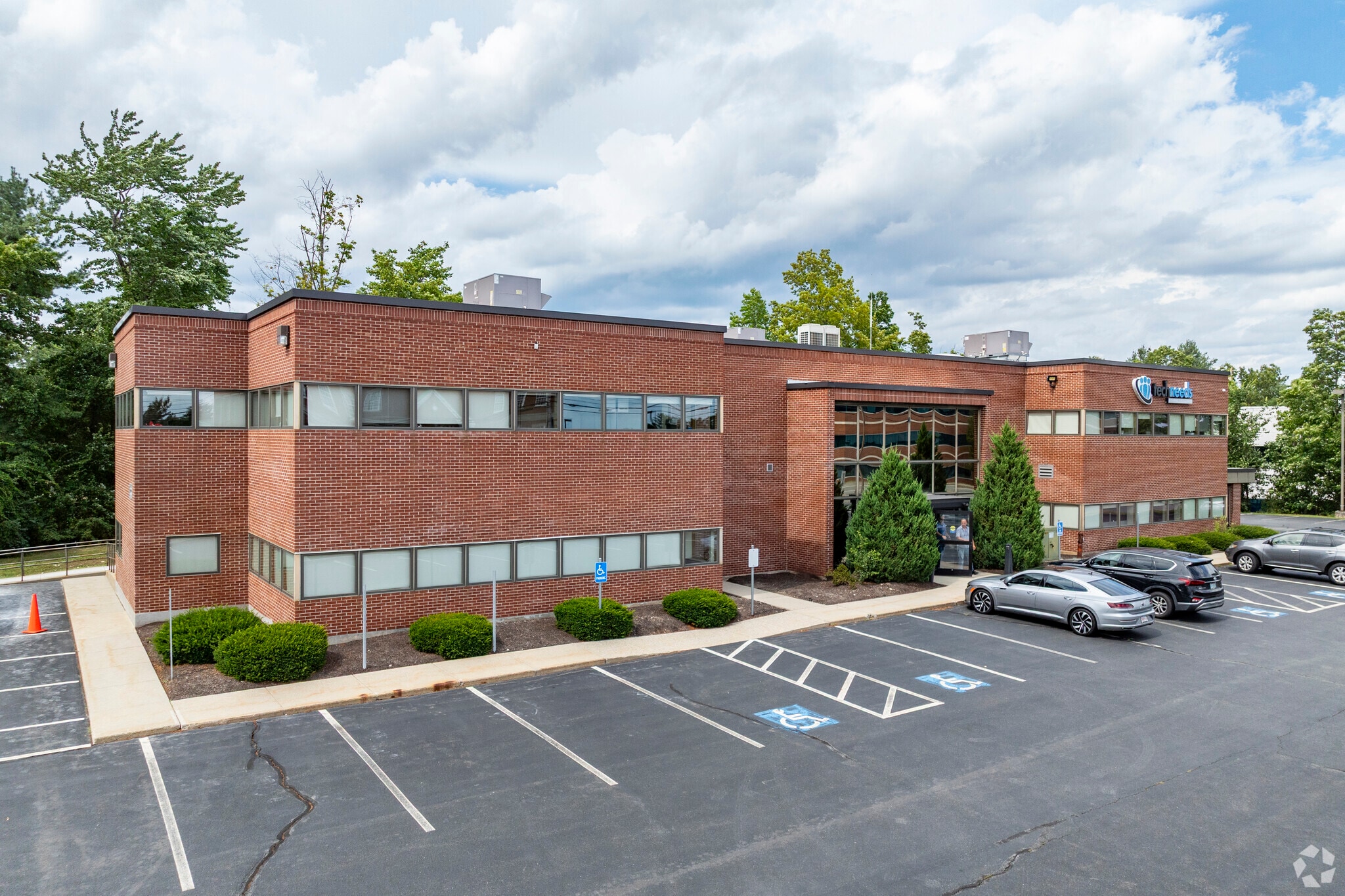 18 Pelham Rd, Salem, NH for lease Primary Photo- Image 1 of 7