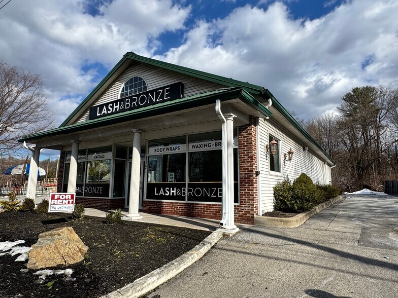 1622 Route 9, Wappingers Falls, NY à vendre - Photo du bâtiment - Image 2 de 13