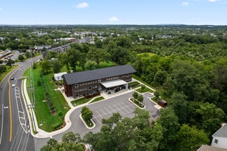 Plus de détails pour 20577 Ashburn Rd, Ashburn, VA - Spécialité à vendre