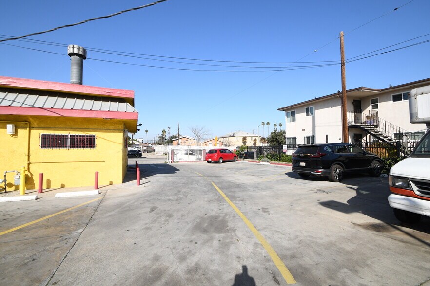 8300 S Western Ave, Los Angeles, CA à vendre - Photo du bâtiment - Image 3 de 14