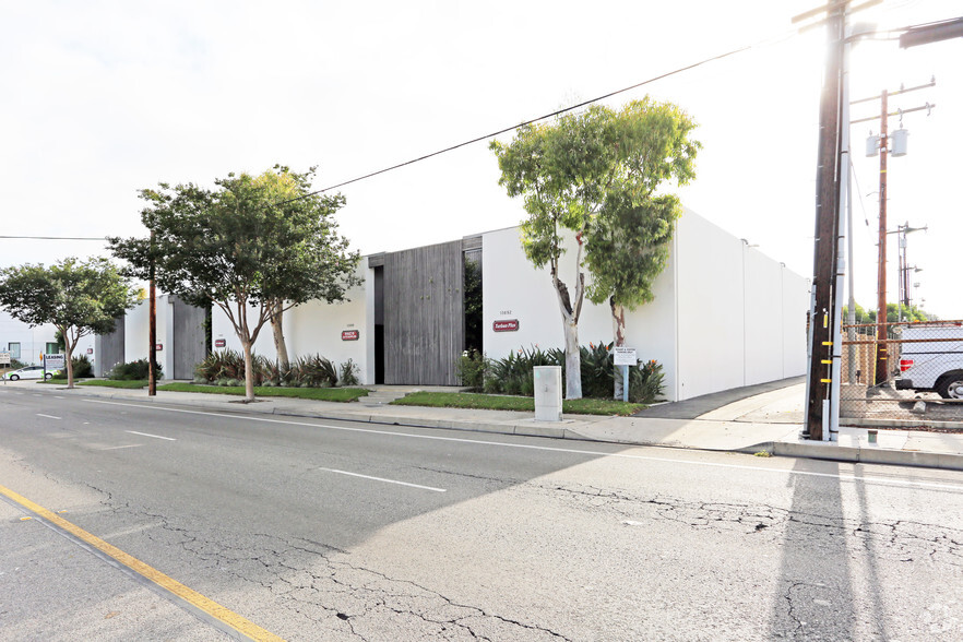 13682-13692 Newhope St, Garden Grove, CA for lease - Building Photo - Image 3 of 8