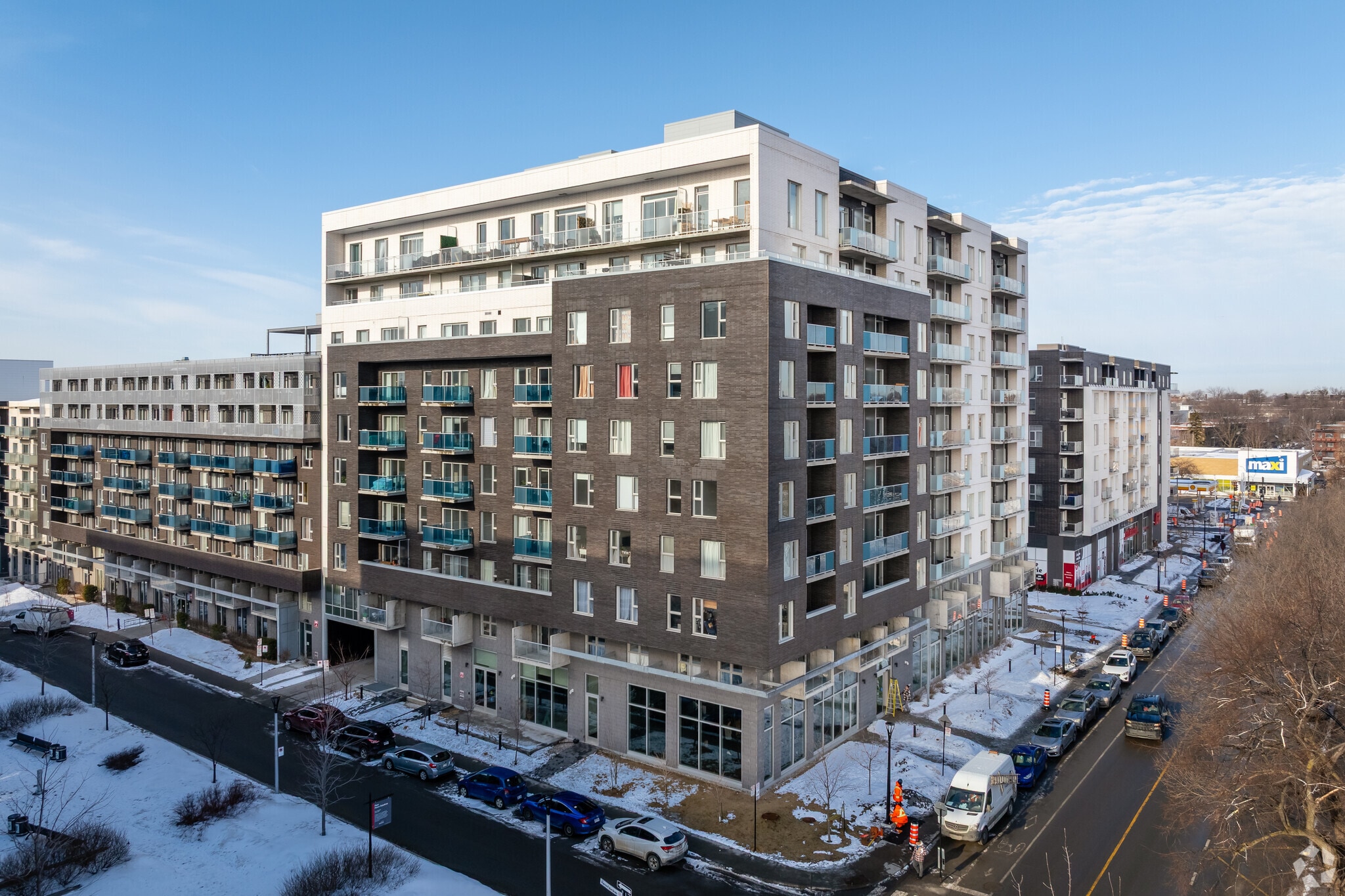 5250 Rue Molson, Montréal, QC for lease Primary Photo- Image 1 of 21