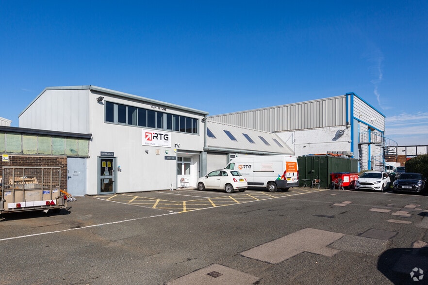 Paycocke Rd, Basildon for lease - Primary Photo - Image 1 of 9