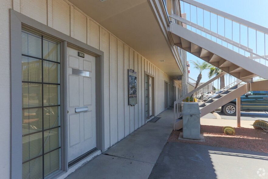10443 N Cave Creek Rd, Phoenix, AZ à louer - Photo du bâtiment - Image 3 de 6