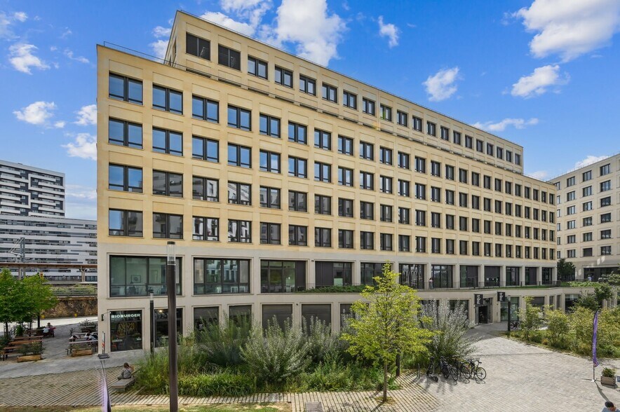 198 Rue D'Aubervilliers, Paris à louer - Photo du bâtiment - Image 2 de 25