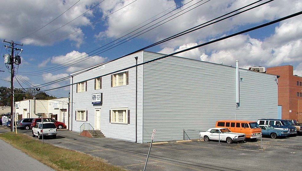 5004-5008 Lehigh Rd, College Park, MD à louer - Photo du bâtiment - Image 2 de 8